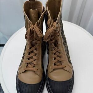 Fendi Women's Lace-Up Tan and Black Boots
